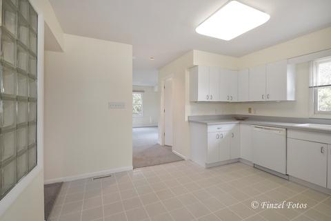 1202 S Green St, Mchenry, IL 60050 photo 8