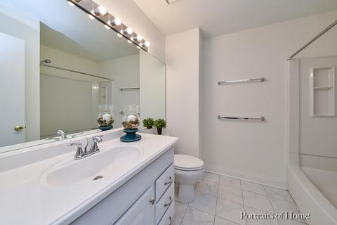 395 Gregory St, Aurora, IL 60504 photo 10