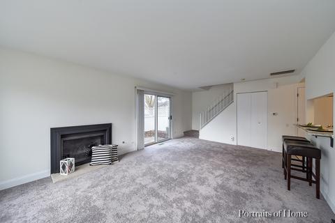 395 Gregory St, Aurora, IL 60504 photo 2