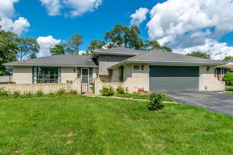 25300 W Willow Dr, Plainfield, IL 60544 photo 1