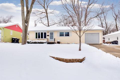 8 Ardith Dr, Normal, IL 61761 photo 2