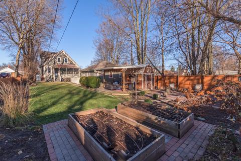907 E Chestnut St, Bloomington, IL 61701 photo 64