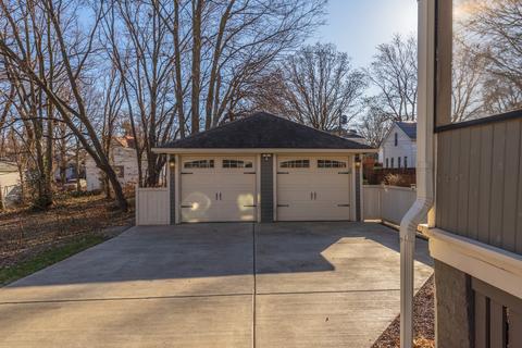 907 E Chestnut St, Bloomington, IL 61701 photo 66