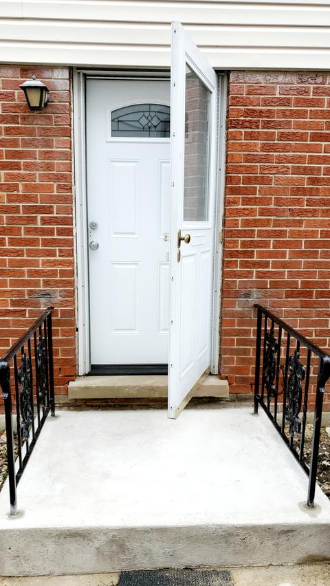 9386 Hamlin Ave, Des Plaines, IL 60016 photo 2