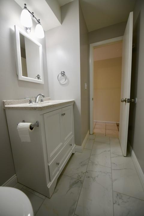 9386 Hamlin Ave, Des Plaines, IL 60016 photo 31
