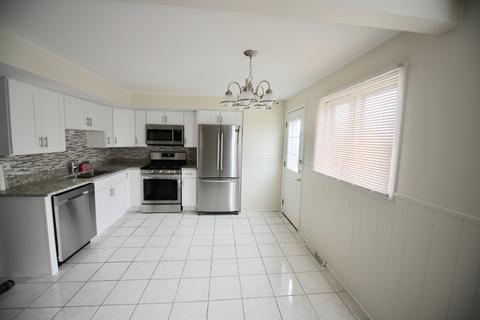 9386 Hamlin Ave, Des Plaines, IL 60016 photo 12