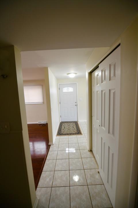 9386 Hamlin Ave, Des Plaines, IL 60016 photo 16