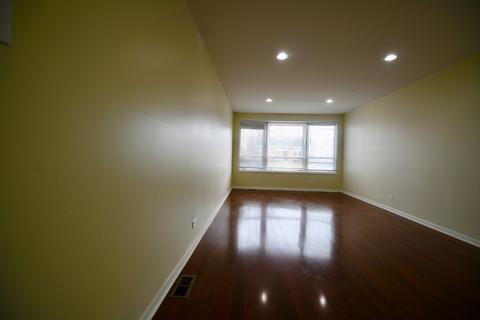 9386 Hamlin Ave, Des Plaines, IL 60016 photo 4