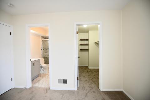 9386 Hamlin Ave, Des Plaines, IL 60016 photo 23