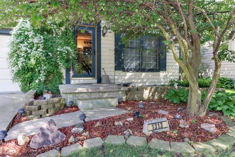 1313 Bancroft Dr, Bloomington, IL 61704 photo 2