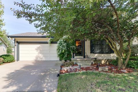 1313 Bancroft Dr, Bloomington, IL 61704 photo 4