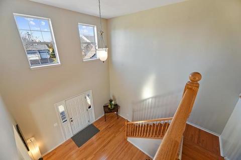 760 Eagle Brook Ln, Naperville, IL 60565 photo 2