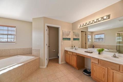 760 Eagle Brook Ln, Naperville, IL 60565 photo 7