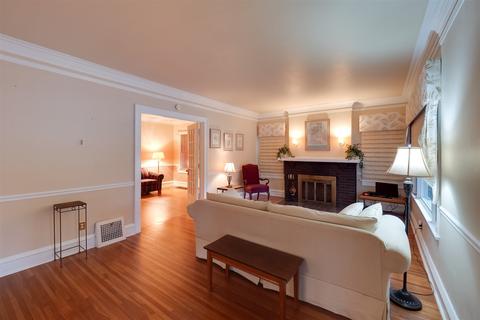1220 E Jefferson St, Bloomington, IL 61701 photo 3