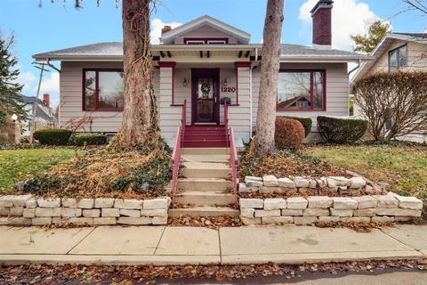 1220 E Jefferson St, Bloomington, IL 61701 photo 2