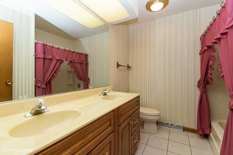 1080 Harrison Ln, Hoffman Estates, IL 60192 photo 14