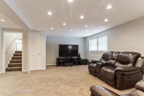916 S Maple St, Mount Prospect, IL 60056 photo 13