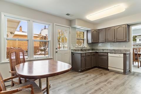 916 S Maple St, Mount Prospect, IL 60056 photo 9