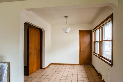 7706 Beloit Ave, Bridgeview, IL 60455 photo 3