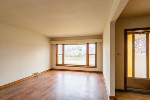 7706 Beloit Ave, Bridgeview, IL 60455 photo 2