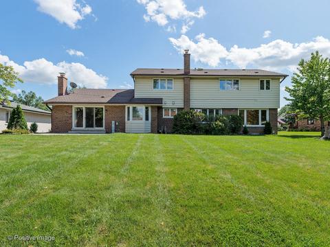 206 Chaucer Ct, Willowbrook, IL 60527 photo 2