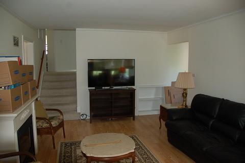 641 Yale Ct, Des Plaines, IL 60016 photo 4