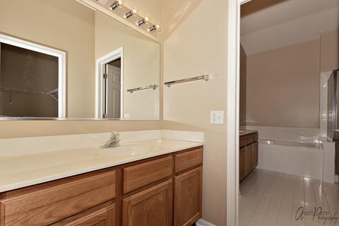 707 Prestwick Ln, Wheeling, IL 60090 photo 20