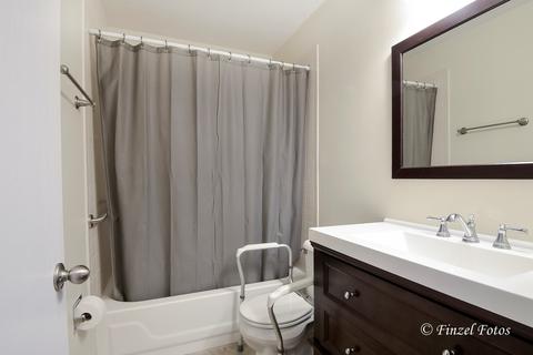 1745 Thorneapple Ln, Algonquin, IL 60102 photo 8