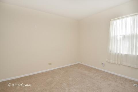 1745 Thorneapple Ln, Algonquin, IL 60102 photo 9