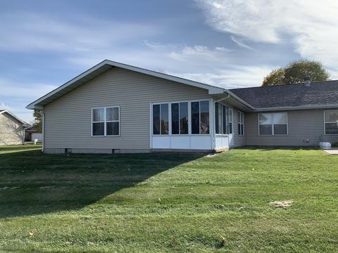 1011 31st St N, Peru, IL 61354 photo 2