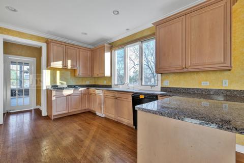 7440 Forest Hill Rd, Burr Ridge, IL 60527 photo 12
