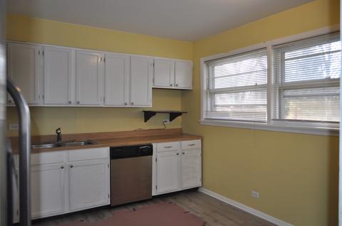 1871 Ash St, Des Plaines, IL 60018 photo 2