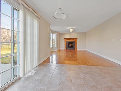 42 Pebblebrook Ct, Bloomington, IL 61705 photo 5