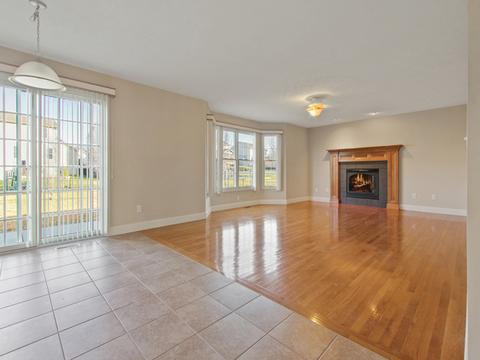 42 Pebblebrook Ct, Bloomington, IL 61705 photo 4