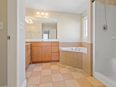 42 Pebblebrook Ct, Bloomington, IL 61705 photo 24