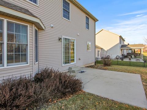 42 Pebblebrook Ct, Bloomington, IL 61705 photo 36