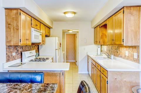 1935 Gresham Cir, Wheaton, IL 60189 photo 5