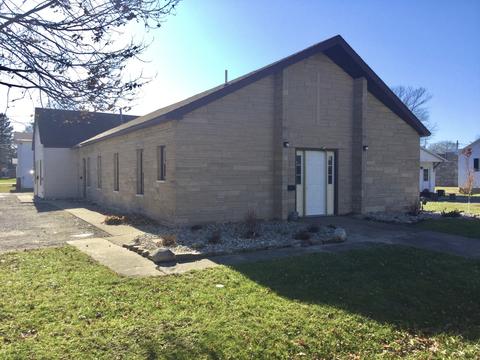 721 E Illinois St, Arthur, IL 61911 photo 1
