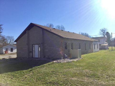 721 E Illinois St, Arthur, IL 61911 photo 3