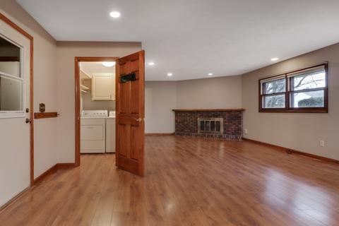 1714 Tompkins Dr, Normal, IL 61761 photo 4