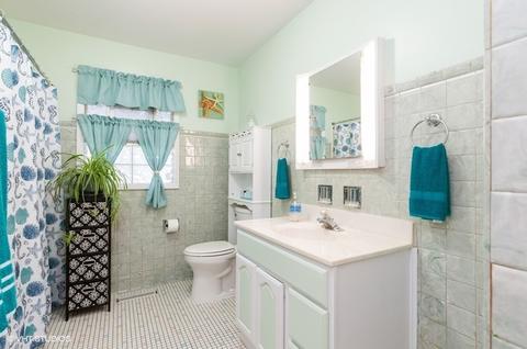 1015 Althoff Dr, Mchenry, IL 60051 photo 7