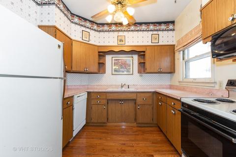 421 E 16th St, Lockport, IL 60441 photo 3