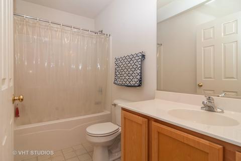 579 Declaration Ln, Aurora, IL 60502 photo 16