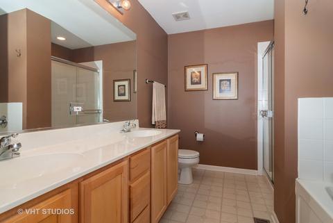 579 Declaration Ln, Aurora, IL 60502 photo 13