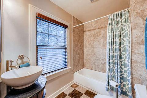 934 N Spring St, Elgin, IL 60120 photo 20