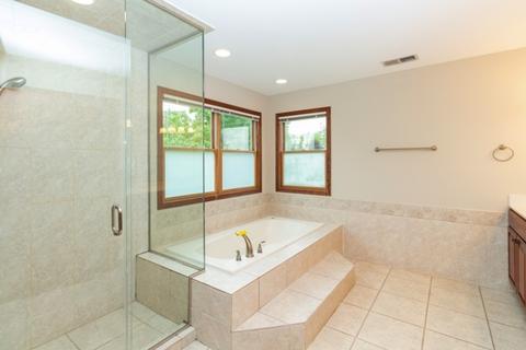 1500 Fox Path Ct, Hoffman Estates, IL 60192 photo 12