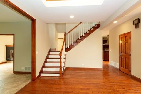 1500 Fox Path Ct, Hoffman Estates, IL 60192 photo 3