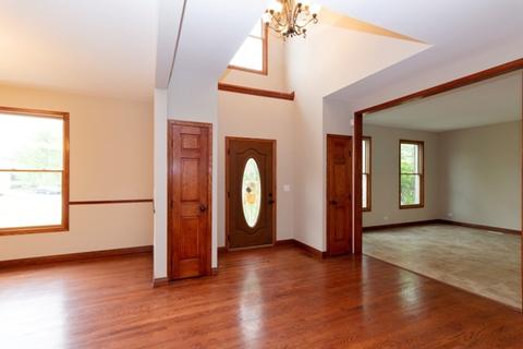 1500 Fox Path Ct, Hoffman Estates, IL 60192 photo 2