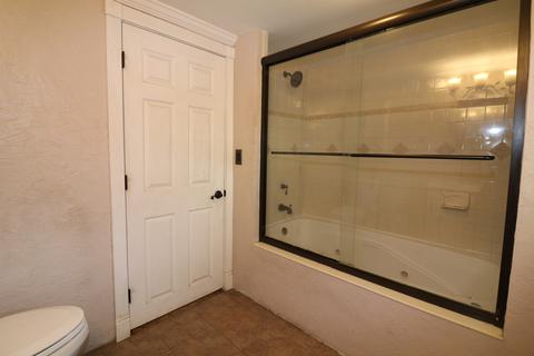 521 E Webster St, Clinton, IL 61727 photo 9