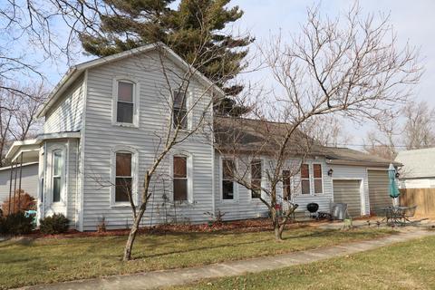 521 E Webster St, Clinton, IL 61727 photo 2